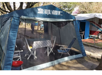 Teleguia Vendo carpa comedor Royal Home  WaterDog completo, fundas estacas vientos $250.000 cel. 2262-320106