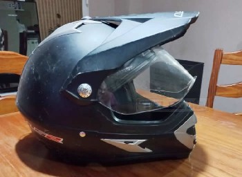 Teleguia Vendo casco Ls2, talle XL, $85.000 Tel.2262-657559