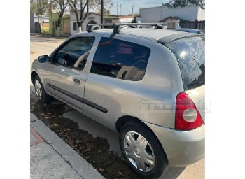 Teleguia Vendo Clio Modelo 2006 muy buen estado Tel.2262-512523