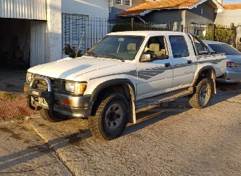 Teleguia Vendo Toyota Hilux Modelo 2000 4x4 Tel.2262-318494 / 2262-561484