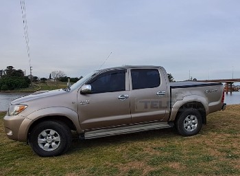 Teleguia Vendo Toyota Hilux SRV 2007 4x4 automatica 4 cubiertas nuevas, pantalla tactil, camara, vel.crucero 336.000 Kmts VTV y patentes al dia Tel.2262418648