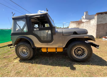 Teleguia 1963 IKA jeep corto, 4x2 Motor Falcon 3.0 Carrocería de chapa en buen estado. Tapicería en buen estado. GNC. Tel.3455-29-0337